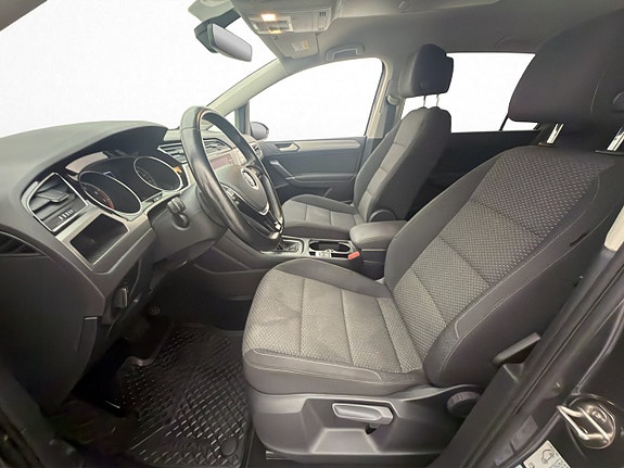 Volkswagen Touran 13 of 30