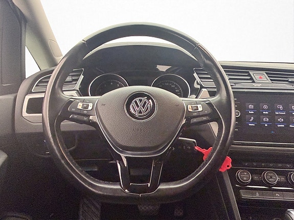 Volkswagen Touran 15 of 30