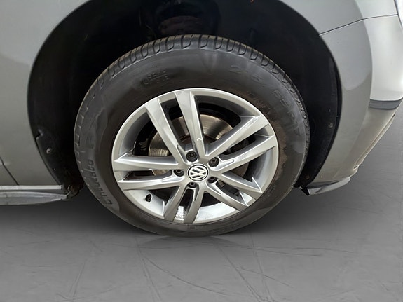 Volkswagen Touran 30 of 30
