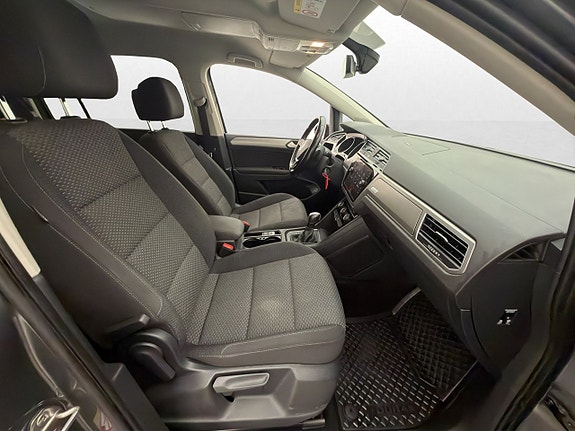 Volkswagen Touran 26 of 30