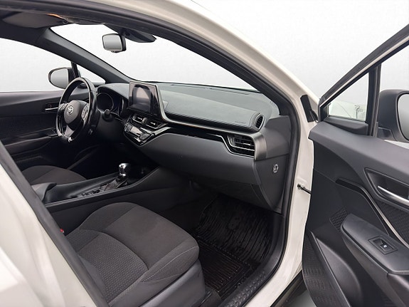 Toyota C-HR 24 of 28