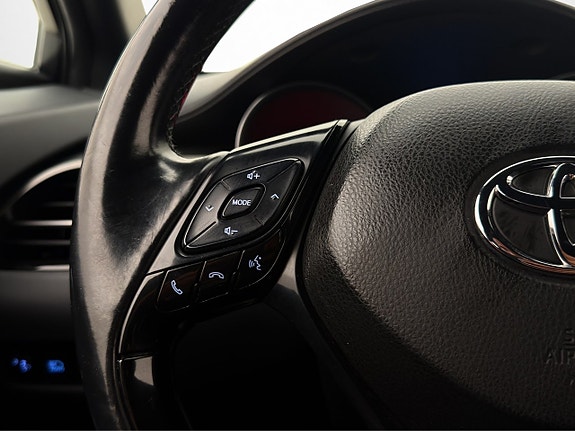 Toyota C-HR 15 of 28