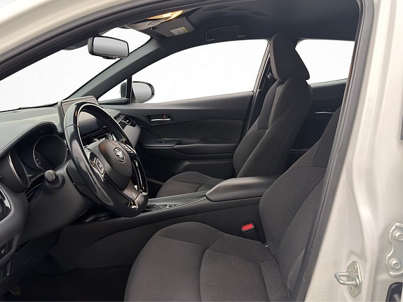 Toyota C-HR 12 of 28