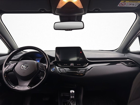 Toyota C-HR 13 of 28
