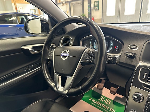 Volvo V60 Cross Country 29 of 30