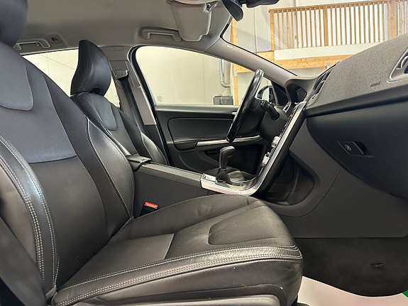 Volvo V60 Cross Country 27 of 30