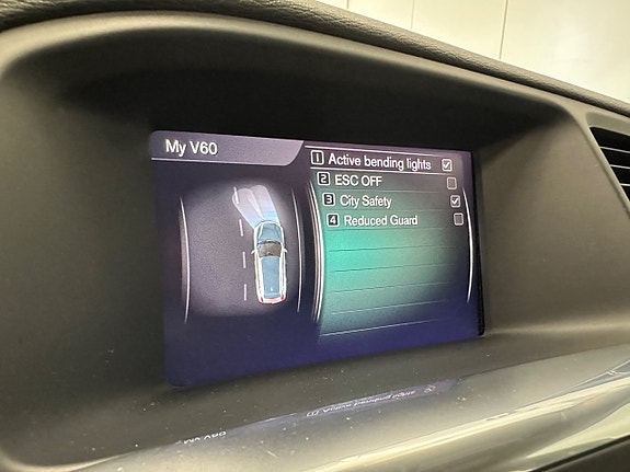 Volvo V60 Cross Country 23 of 30