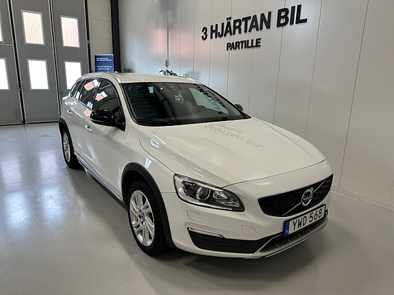 Volvo V60 Cross Country 6 of 30