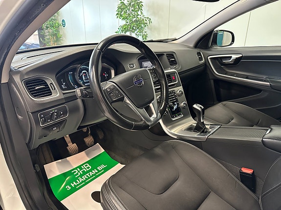 Volvo V60 Cross Country 11 of 30