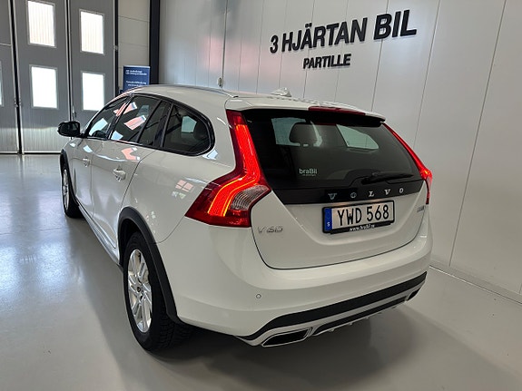 Volvo V60 Cross Country 9 of 30