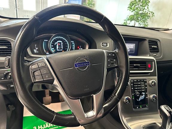Volvo V60 Cross Country 14 of 30