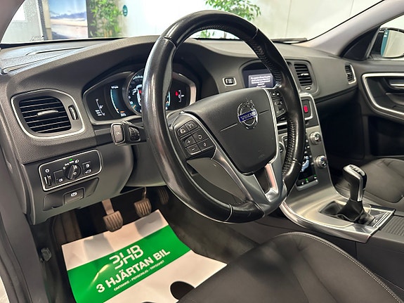 Volvo V60 Cross Country 12 of 30