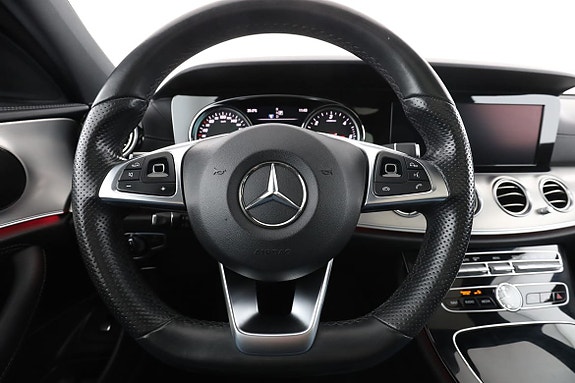 Mercedes-Benz E220 19 of 30
