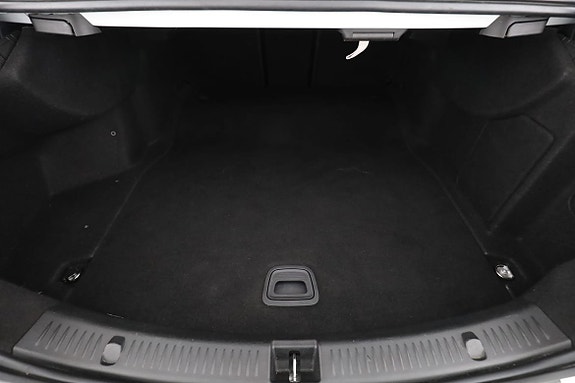 Mercedes-Benz E220 18 of 30