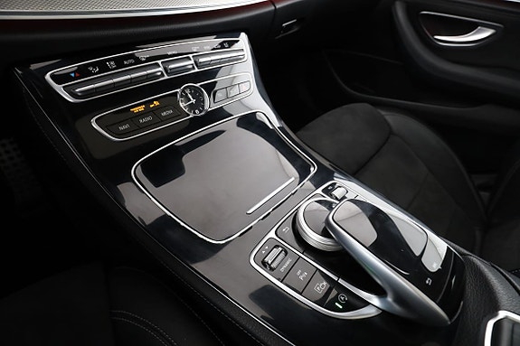 Mercedes-Benz E220 22 of 30