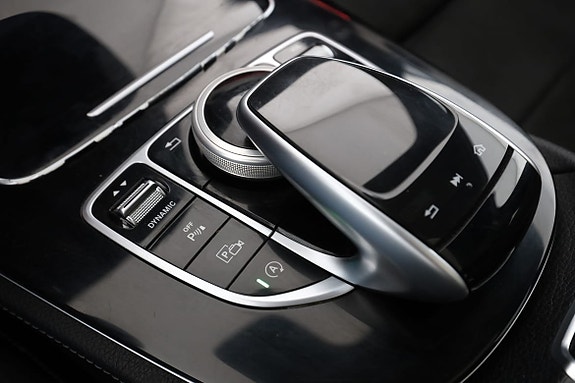Mercedes-Benz E220 26 of 30