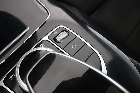 Mercedes-Benz E220 27 of 30