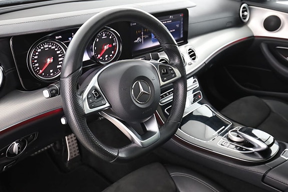 Mercedes-Benz E220 12 of 30