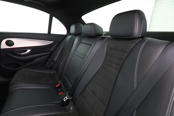 Mercedes-Benz E220 15 of 30
