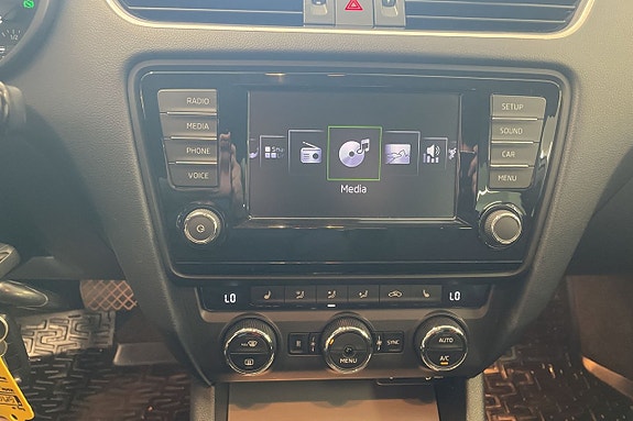 Skoda Octavia 11 of 17