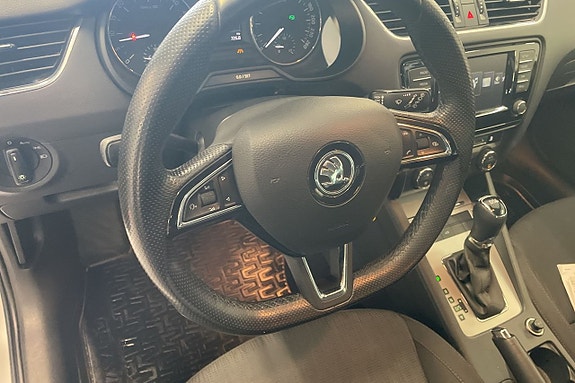 Skoda Octavia 8 of 17