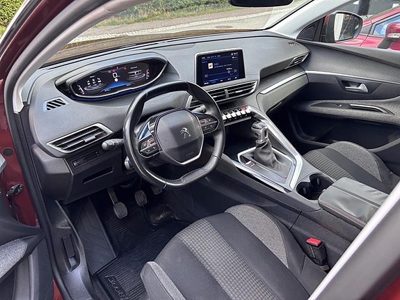 Peugeot 3008 4 of 5