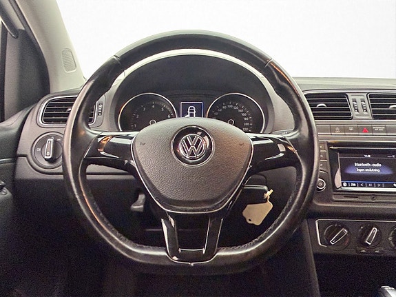 Volkswagen Polo 13 of 25