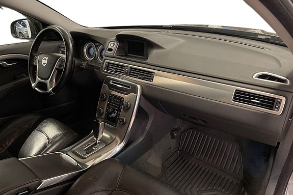 Volvo V70 13 of 25