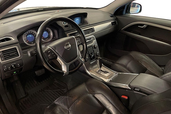 Volvo V70 10 of 25