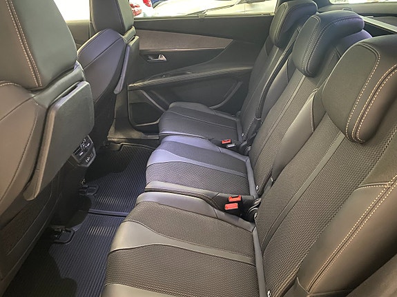 Peugeot 5008 10 of 27