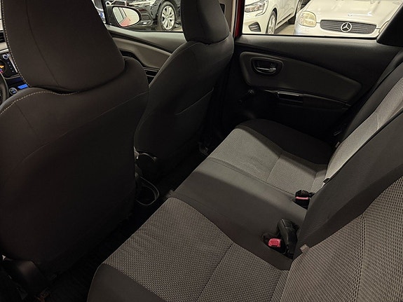 Toyota Yaris 9 of 14