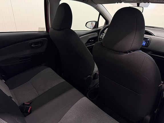 Toyota Yaris 10 of 14