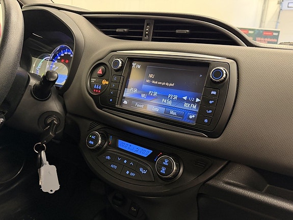 Toyota Yaris 12 of 14