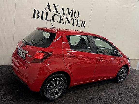 Toyota Yaris 5 of 14