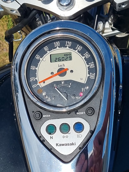 Kawasaki Vulcan 900 Classic 9 of 9
