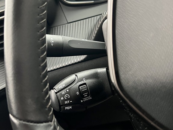 Peugeot e-208 13 of 30