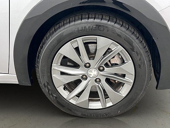 Peugeot e-208 30 of 30