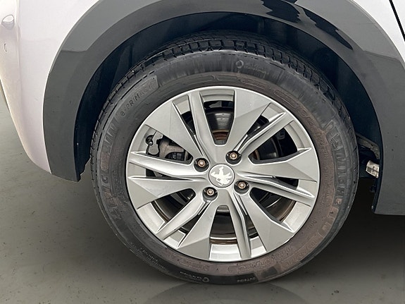 Peugeot e-208 29 of 30
