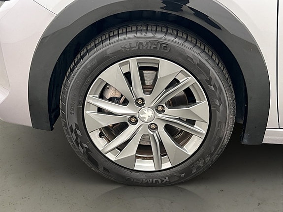 Peugeot e-208 27 of 30