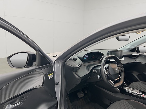 Peugeot e-208 10 of 30