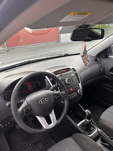 Kia Ceed 4 of 7