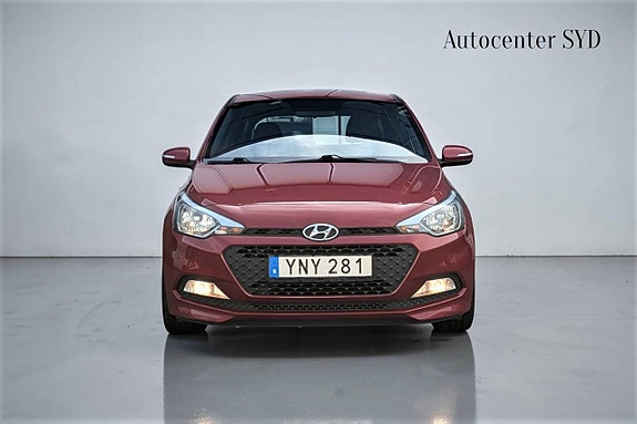 Hyundai i20 2 of 21