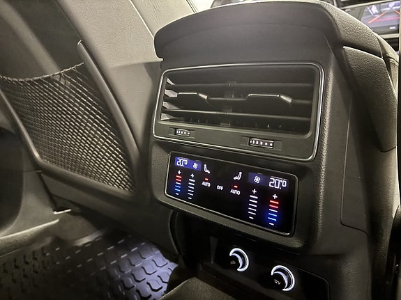 Audi Q8 17 of 19