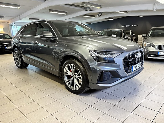 Audi Q8 2 of 19
