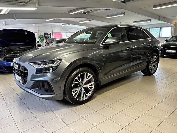 Audi Q8 3 of 19