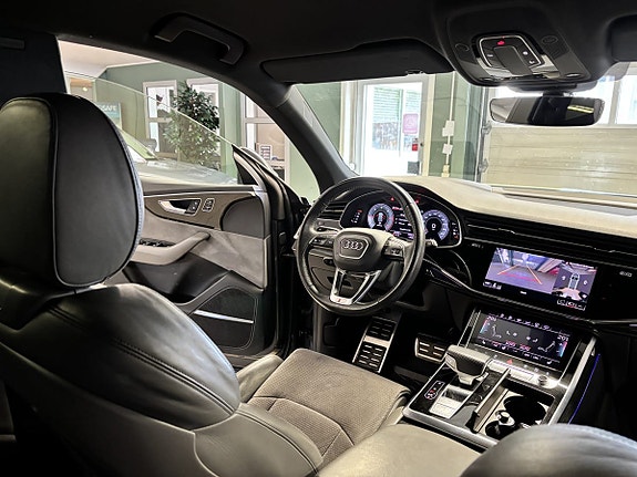 Audi Q8 16 of 19
