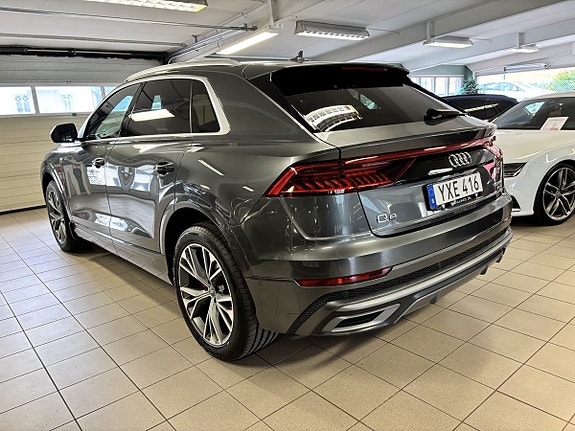 Audi Q8 5 of 19