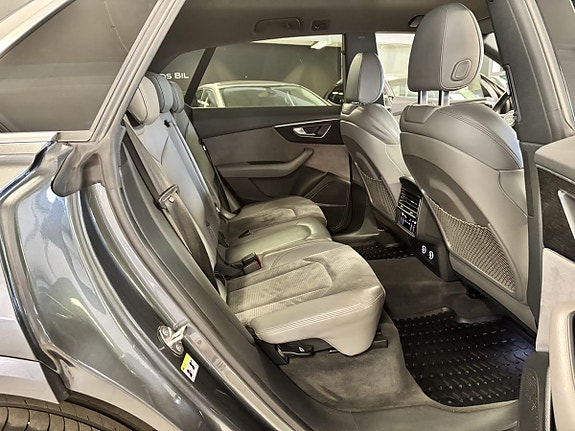 Audi Q8 19 of 19