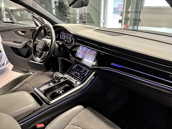Audi Q8 15 of 19