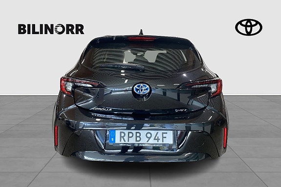 Toyota Corolla 6 of 11